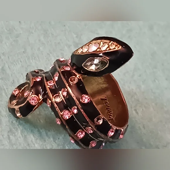 1 Early Betsey Johnson Ring, 2 Snakes Metal Snake Rings 1-1/4- 2in Long - Picture 14 of 14